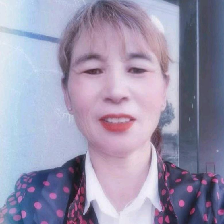 秀秀   🤗每天晚上8点直播🤗