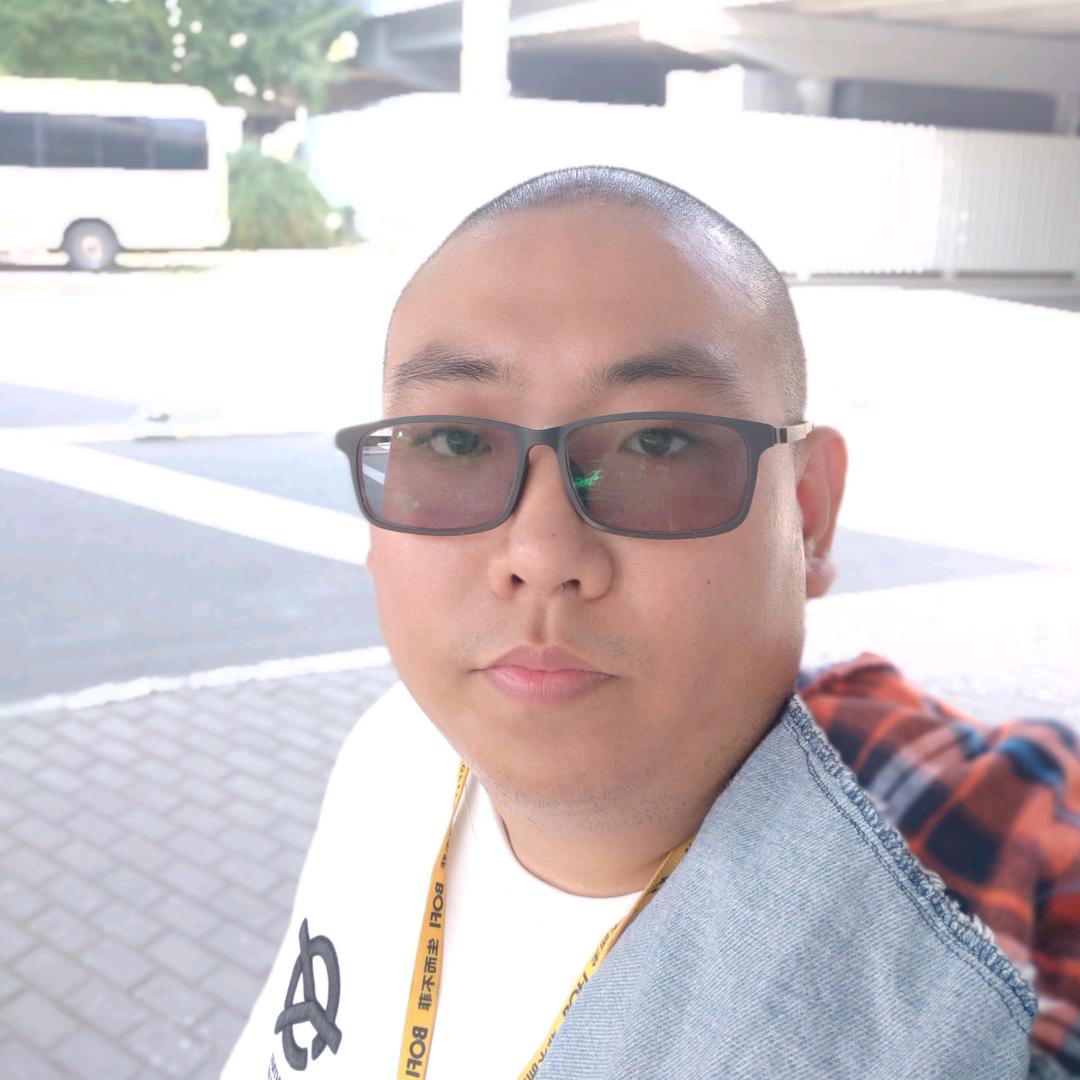 搞笑
