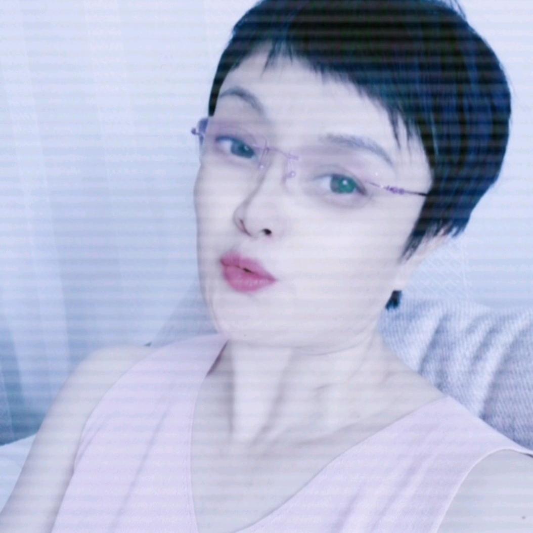 一江秋