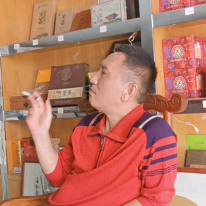 宏灯隆