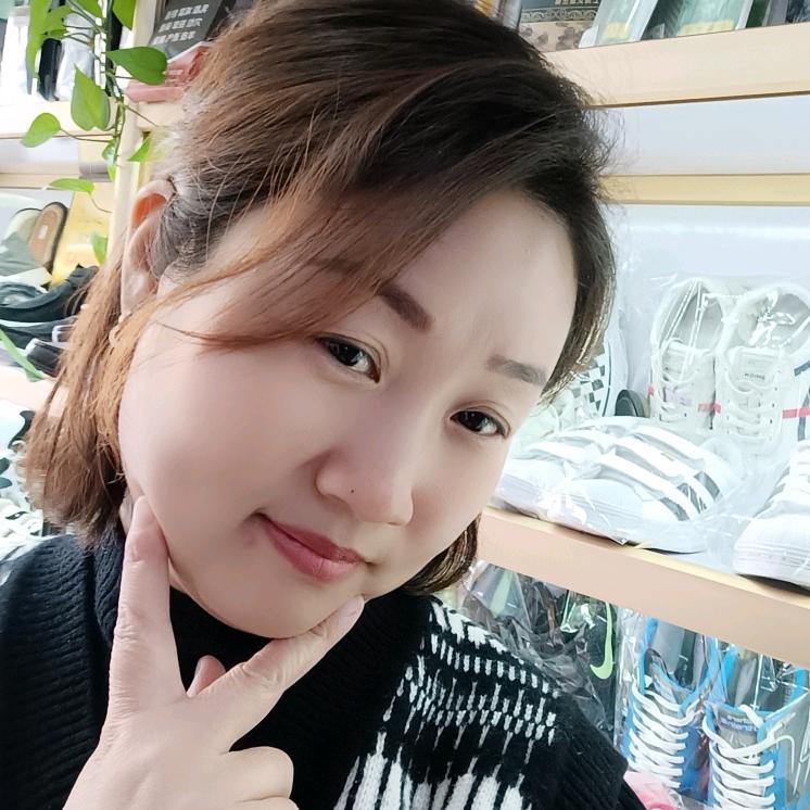 洗衣洗鞋店老板娘