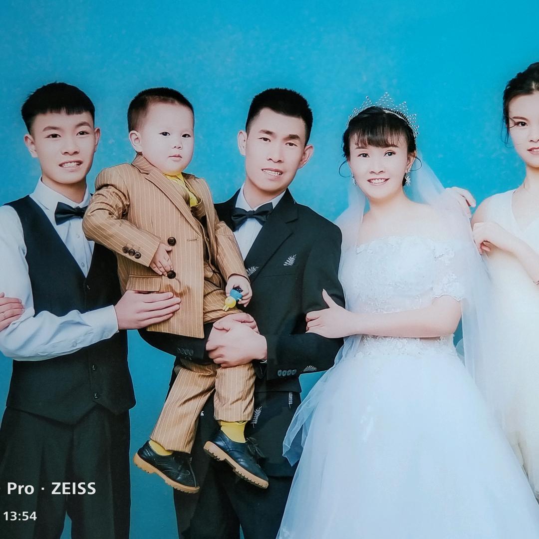 南京鬼市贵州特色铁板小肠
