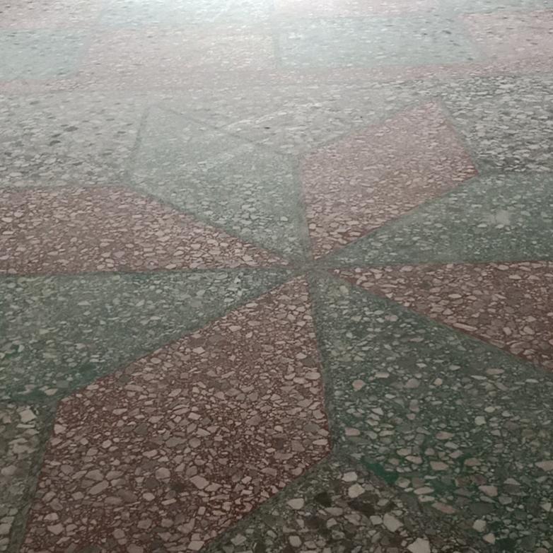 努力而奋斗