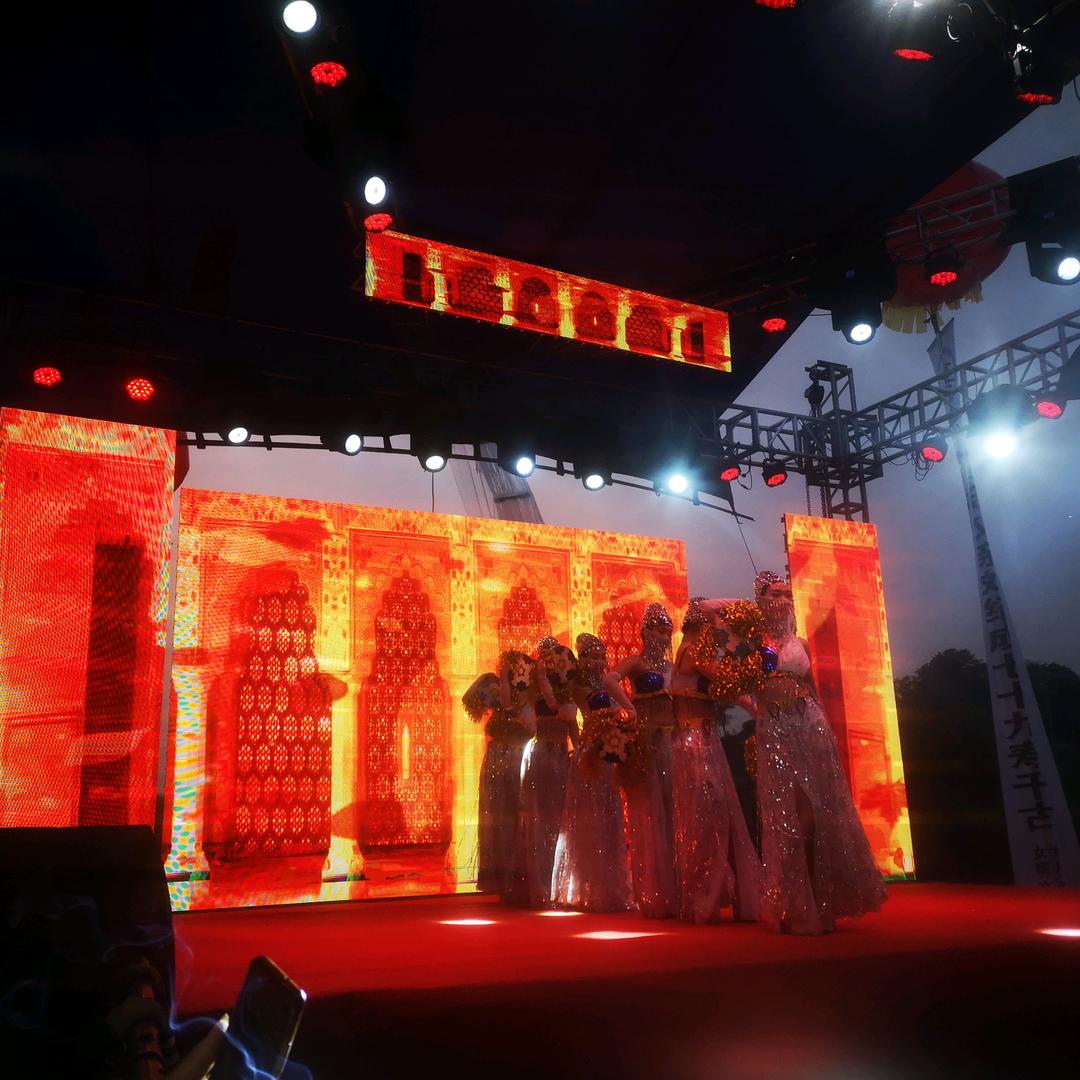 泸州鑫润演艺公司