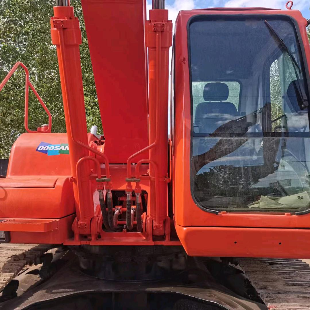 河北挖掘机买卖挖掘机拆解挖掘机拆车配件