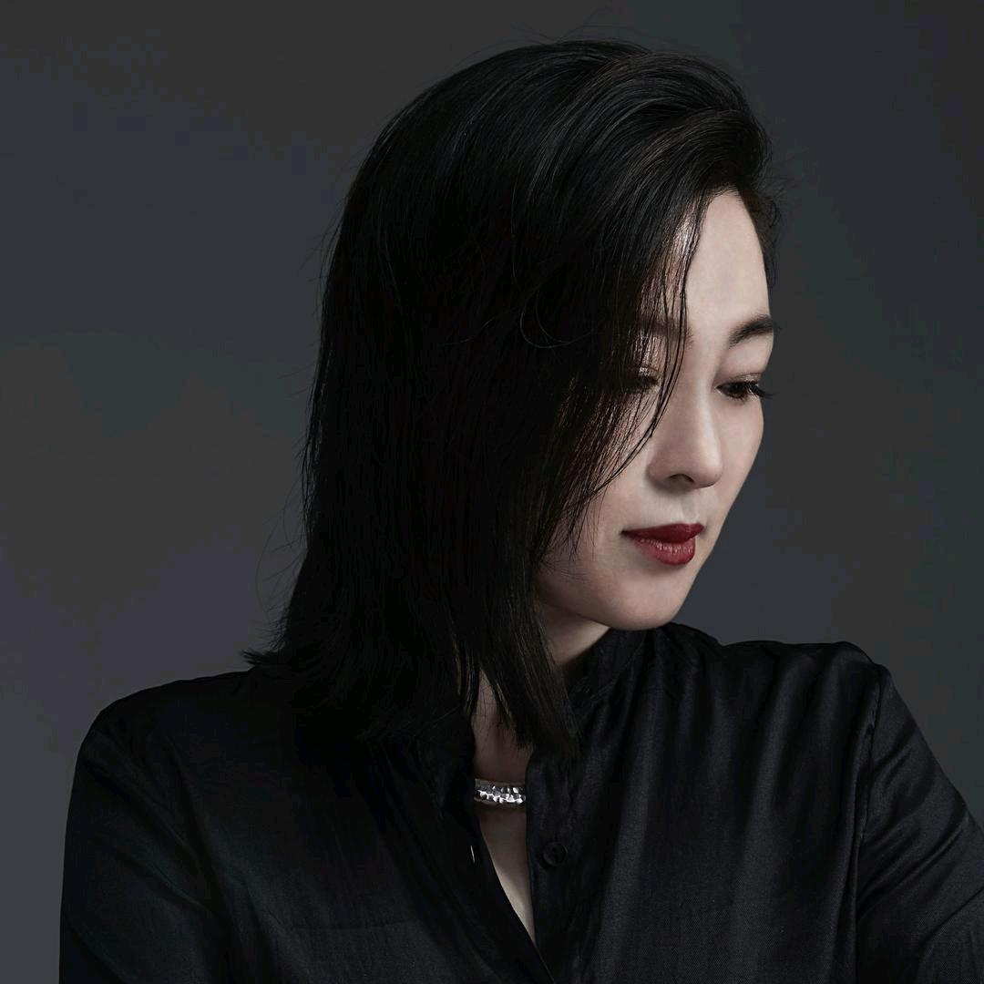 谷可（8月18直播早上8:00直播上新）@抖音