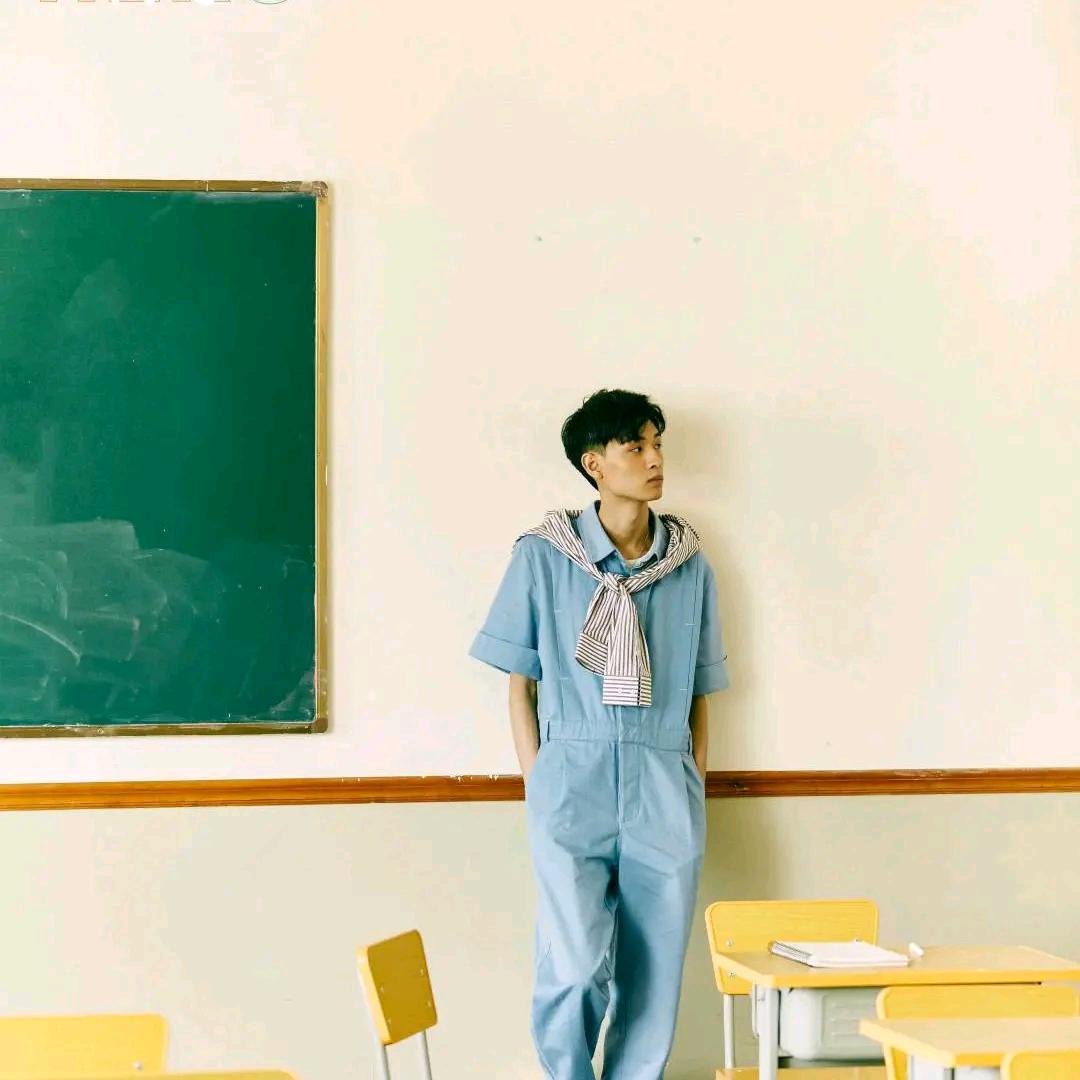 小秦.