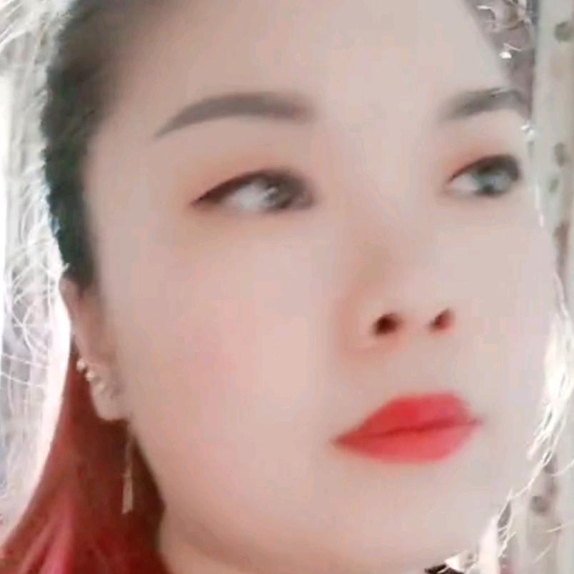美女在哪里潇洒啊