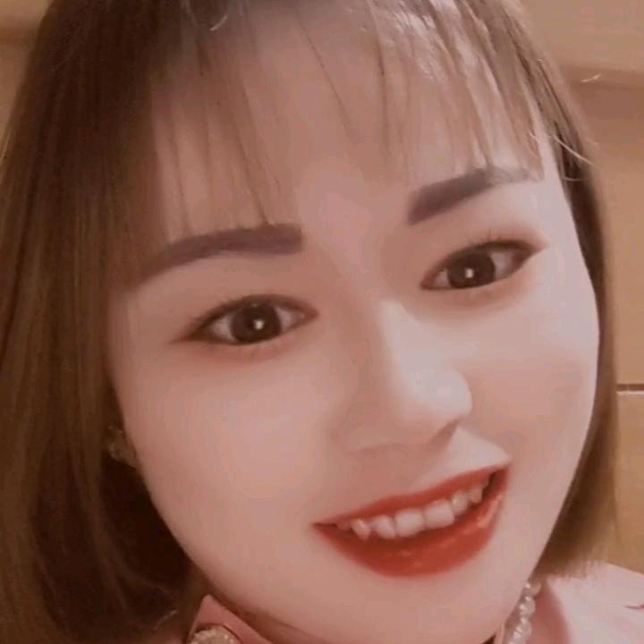 容容