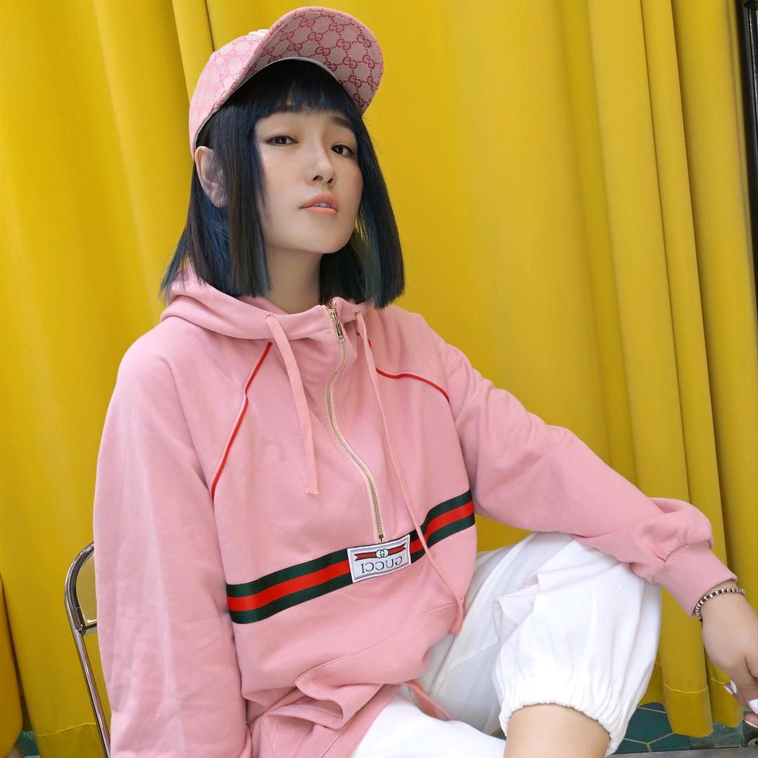 满洲里旺泉轻奢女装静静+
