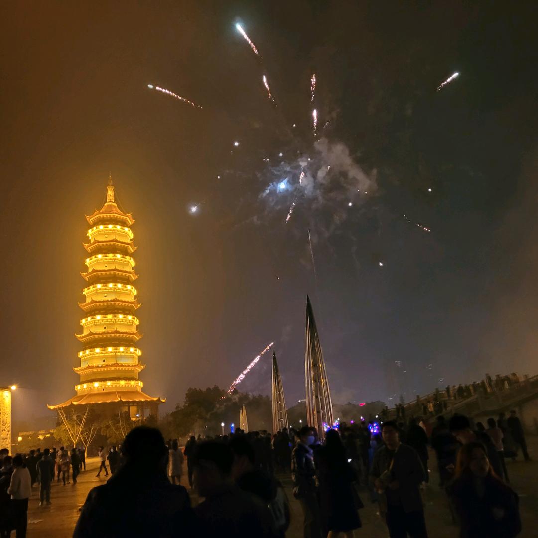 月儿明