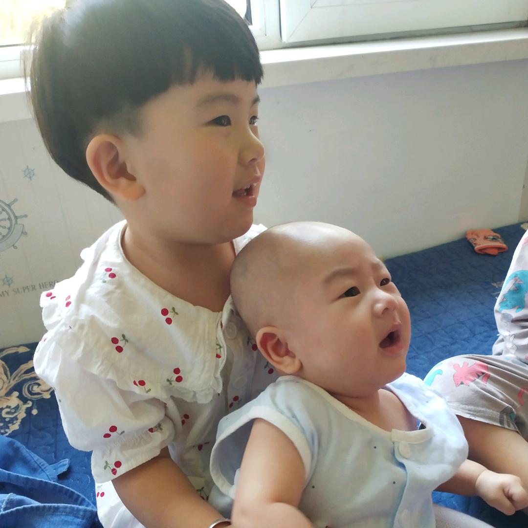 记录二胎日常生活