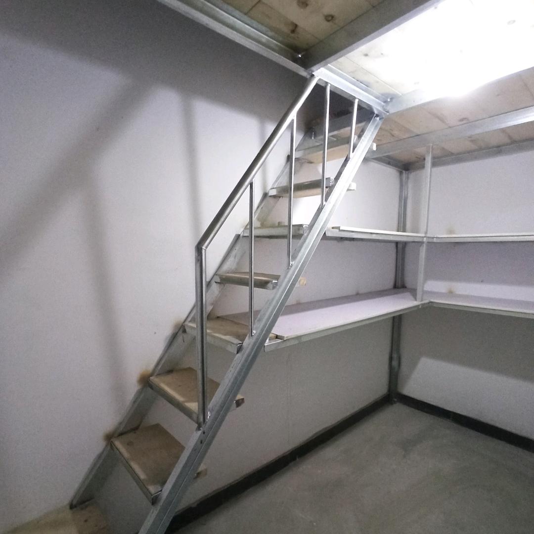 莱特钢结构储藏室隔层