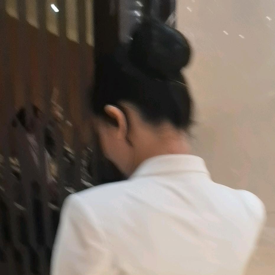 洪亮