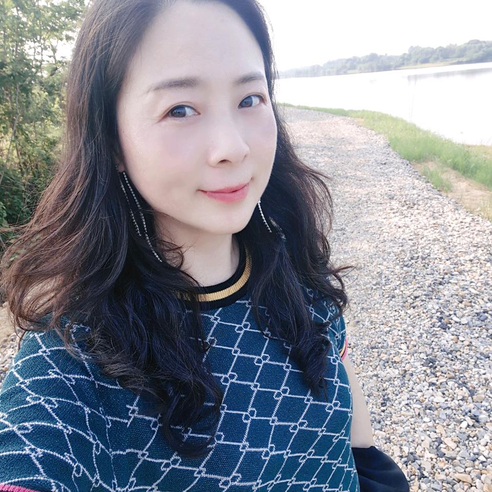 让美旅行的香水姐姐