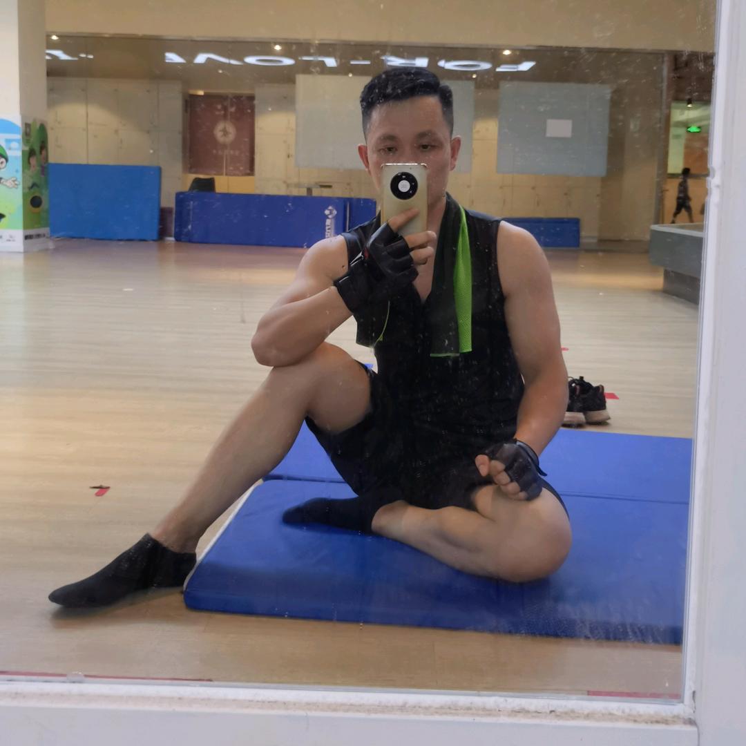 宏贵雀友麻将桌店