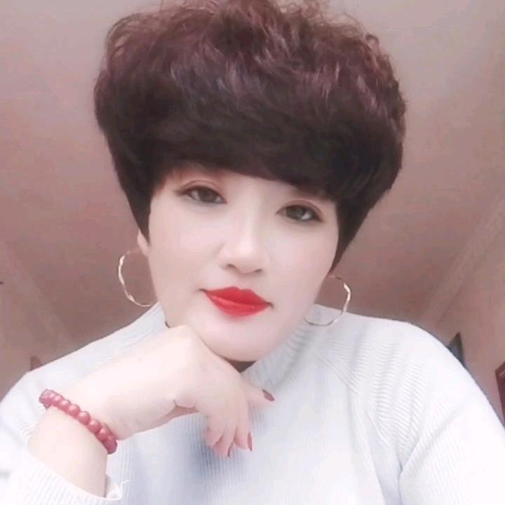 红红.