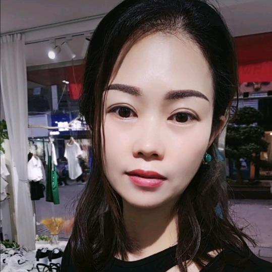 依丽婕服装店