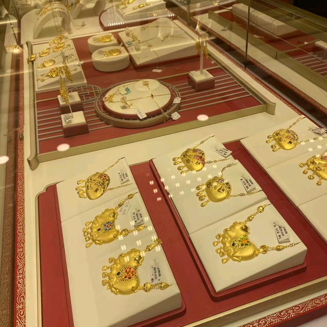 深圳市龙岗区子芮珠宝店