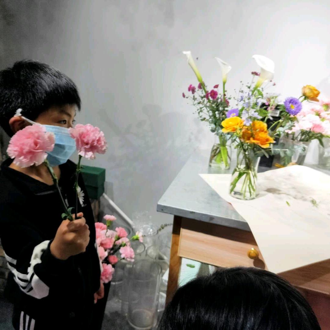 黄河辅材老板娘