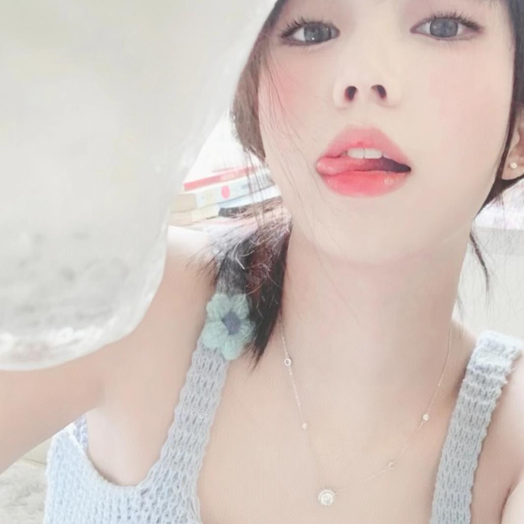 一丛深色花