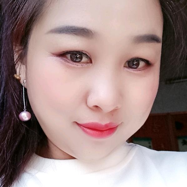 摆摊的小姐姐