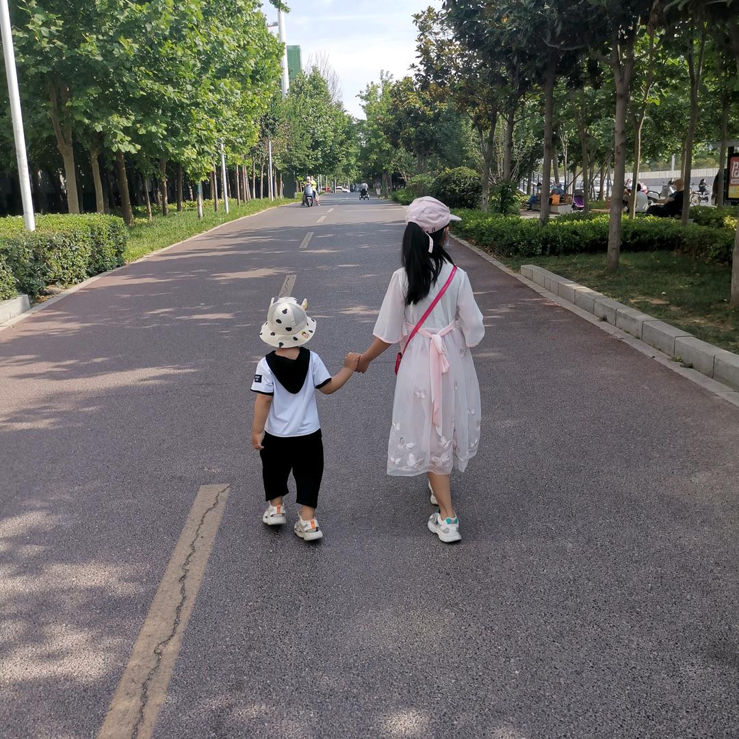 洛宇妈妈
