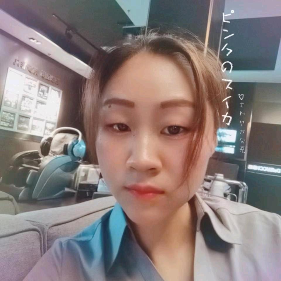 敏姐摆摊卖辣条