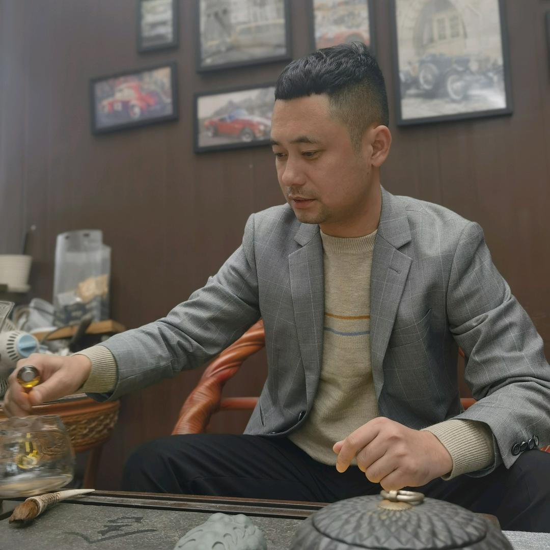 重庆友靓鹏汽车销售有限公司