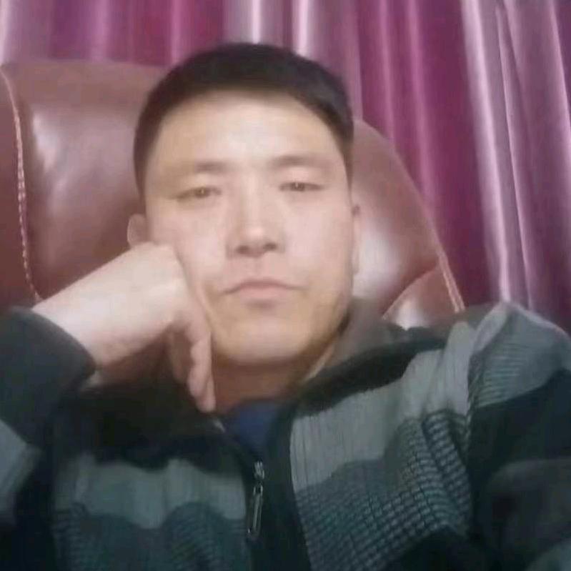 游子的脚步，迈向四方。