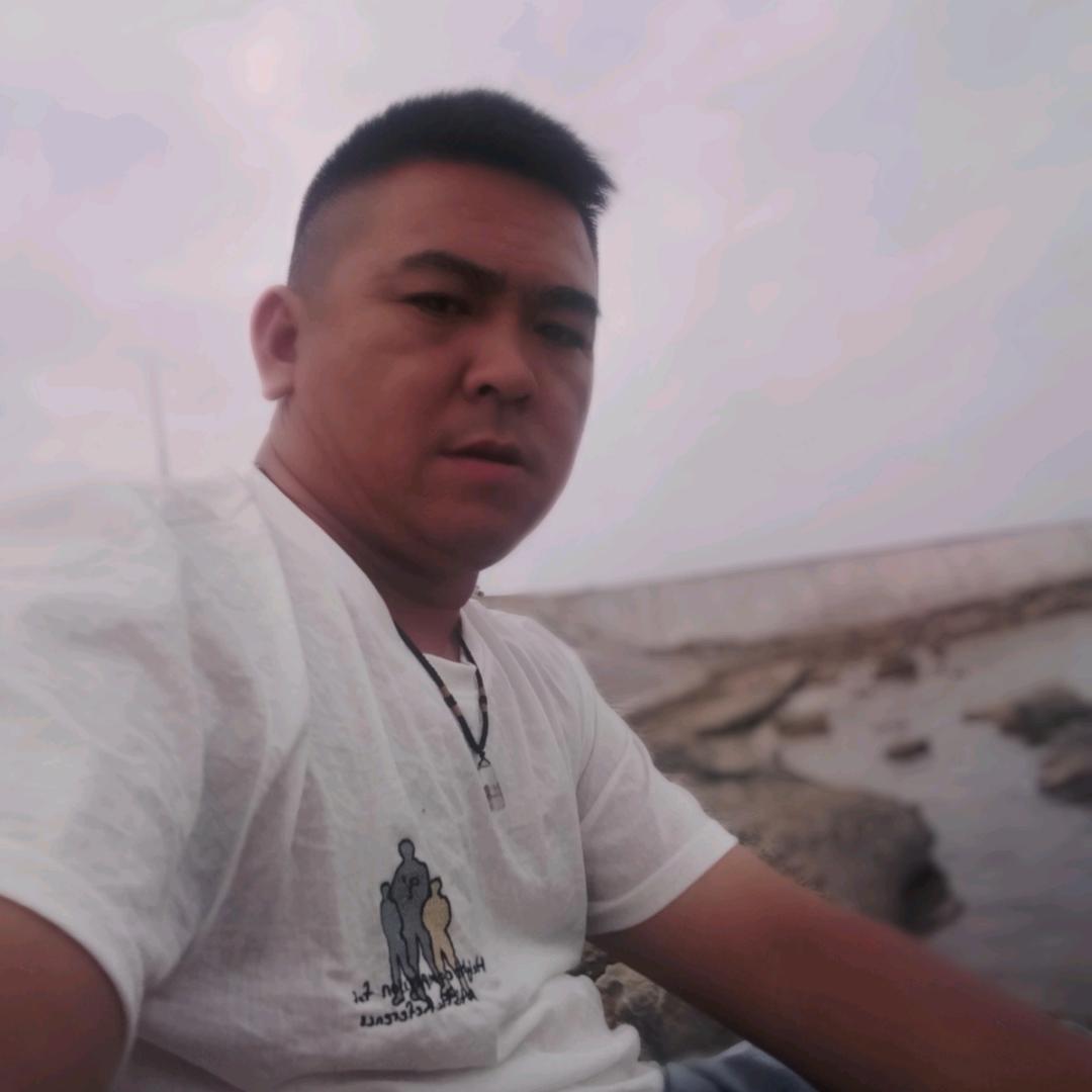 阳哥,收pc,水桶,灯罩，灯管，水杯。