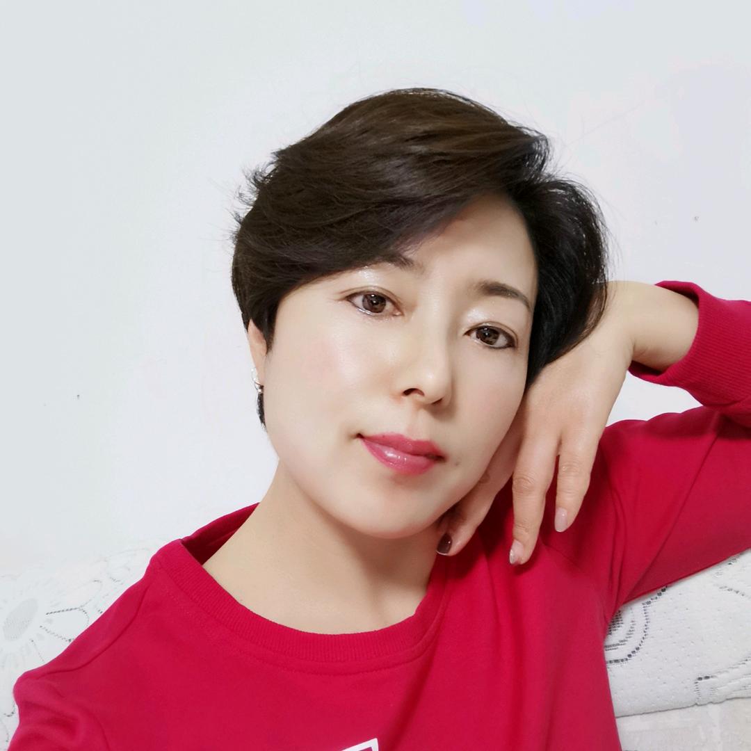 昭君妹妹潮牌美妆集合店