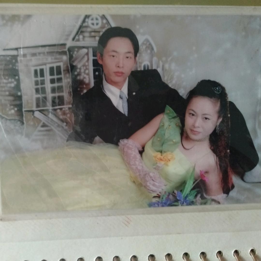 单亲妈妈。
