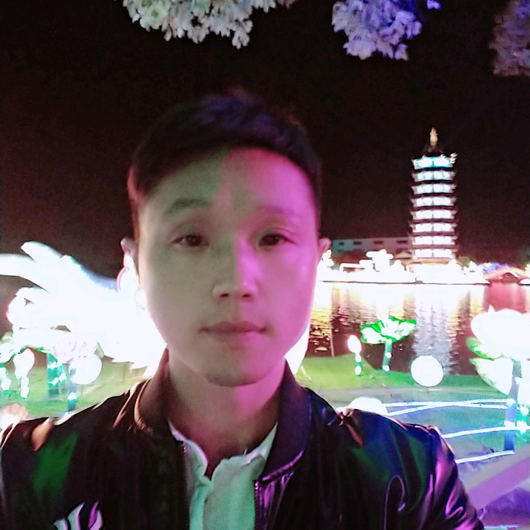 在河之周💝+:｡(＾ν＾)