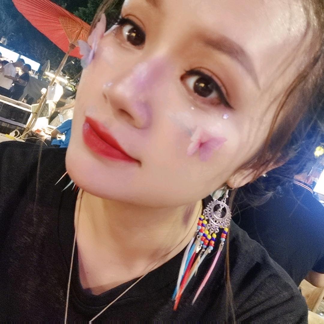 马山县女王陛下女装