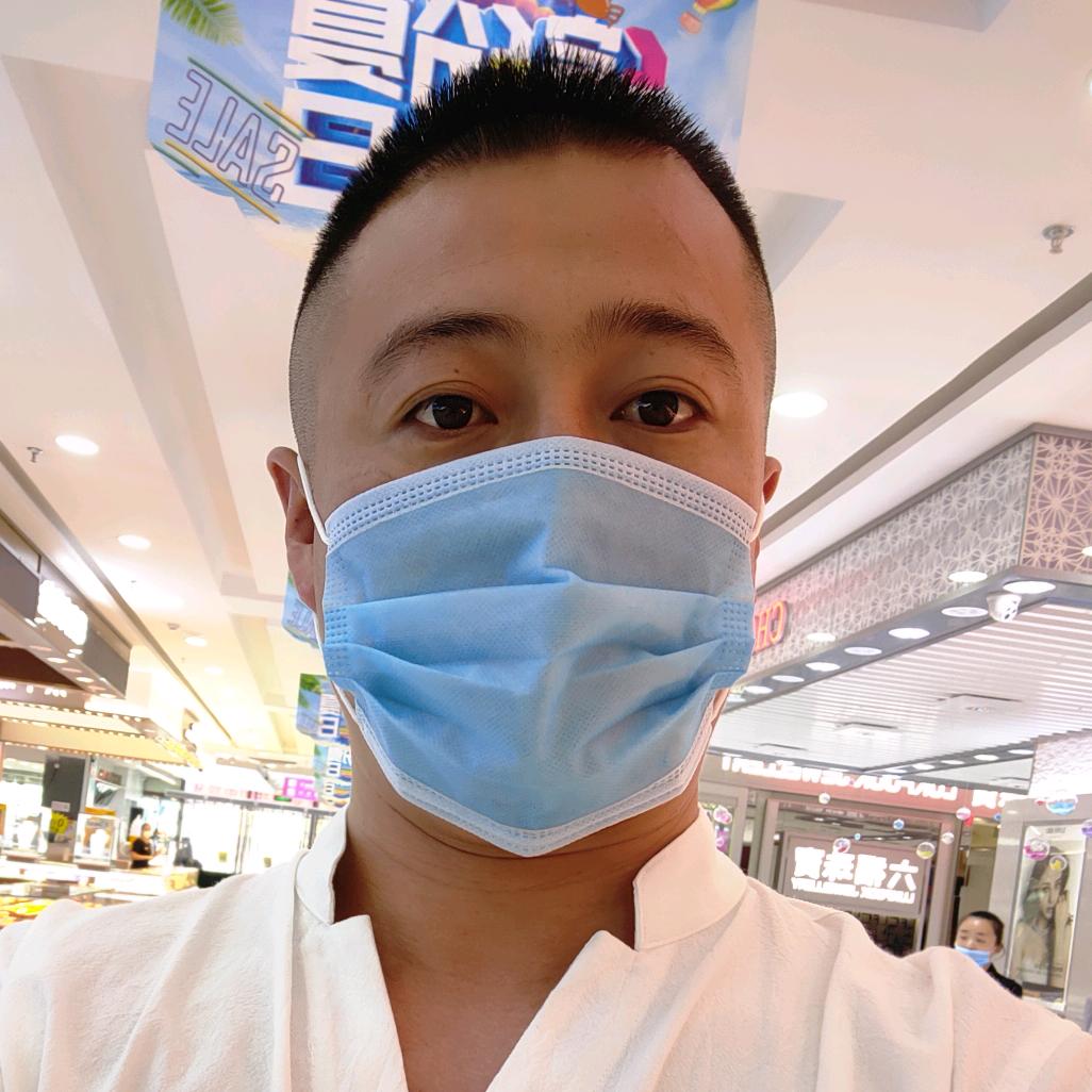 张晟