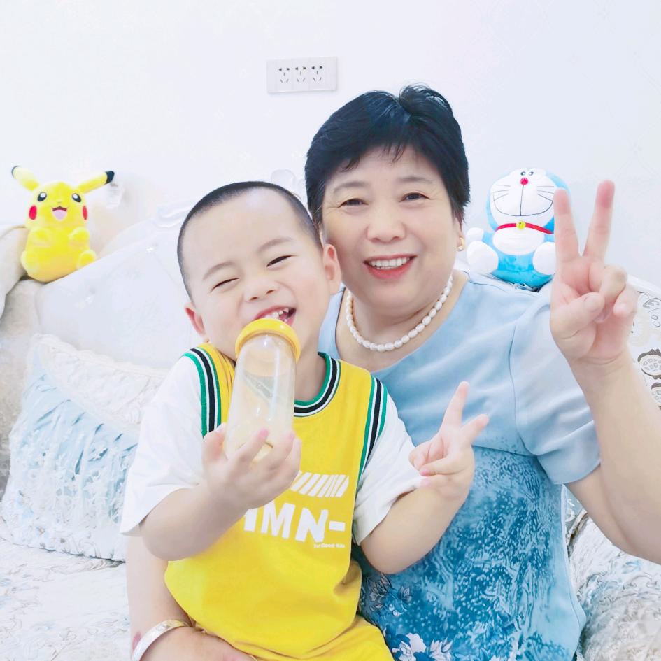 谈奶奶和小楠哥