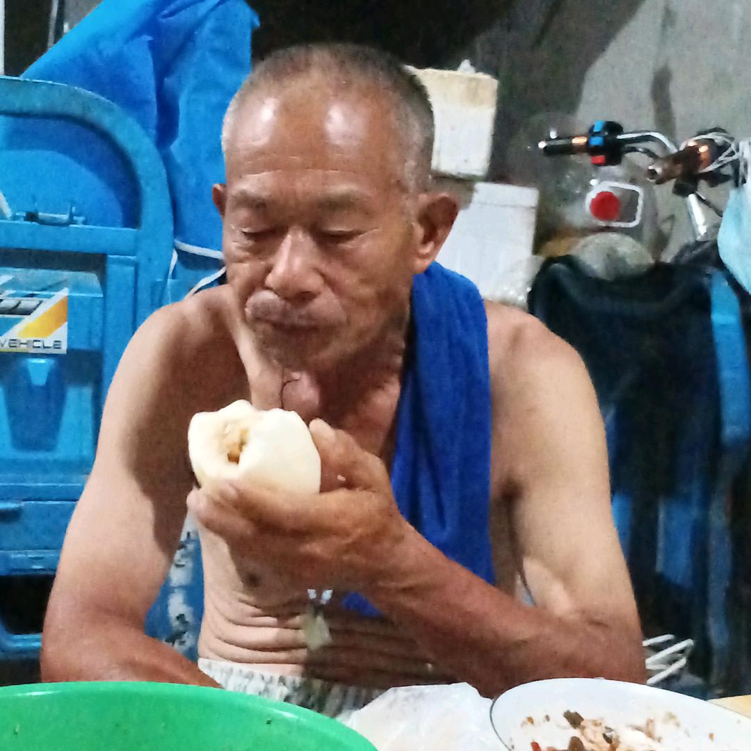 炸油条的老韩🥞