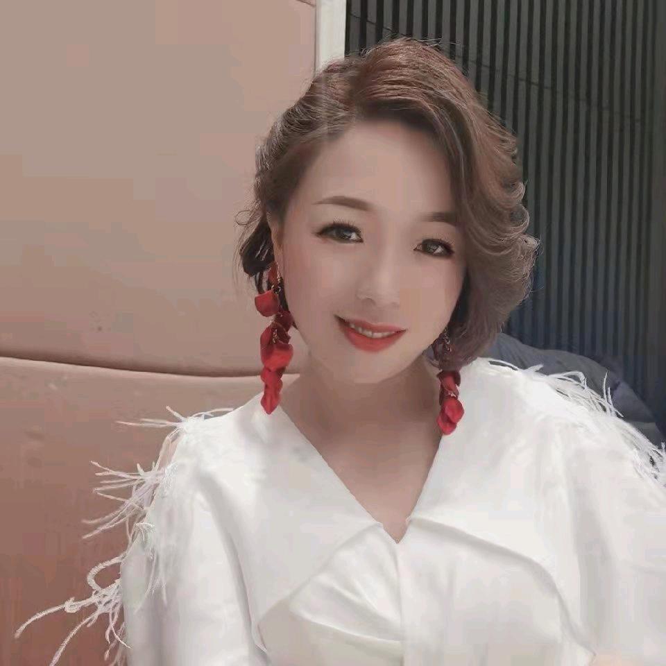 贵阳花溪区专业西服私人定制：王兰