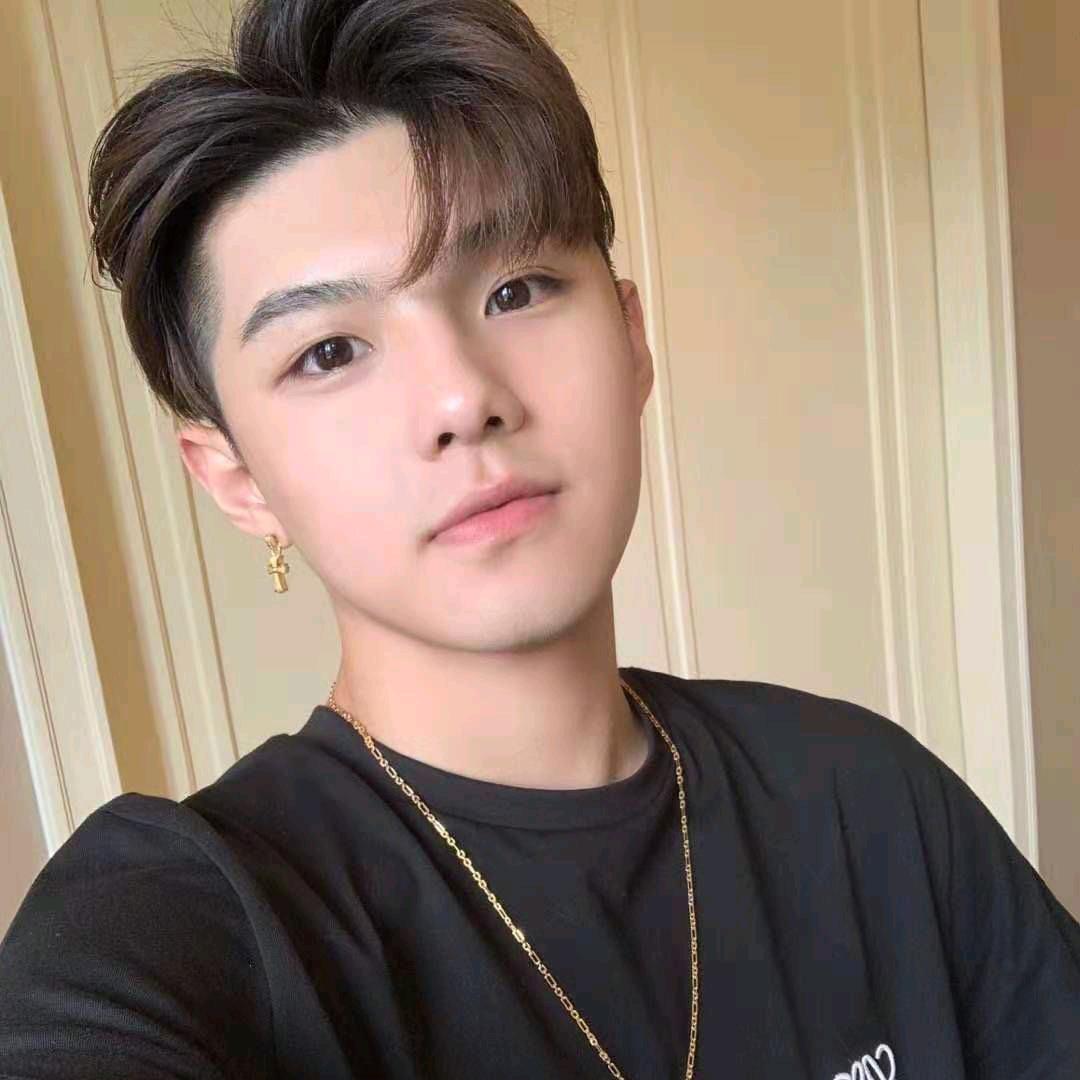 中国🇨🇳青年@方先生