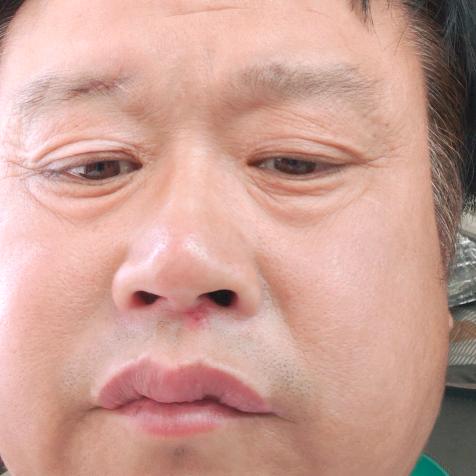 爱哭的毛毛虫