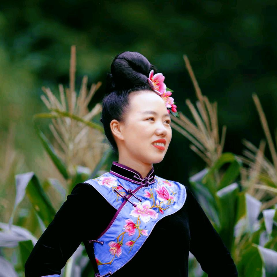 苗家沐里姐