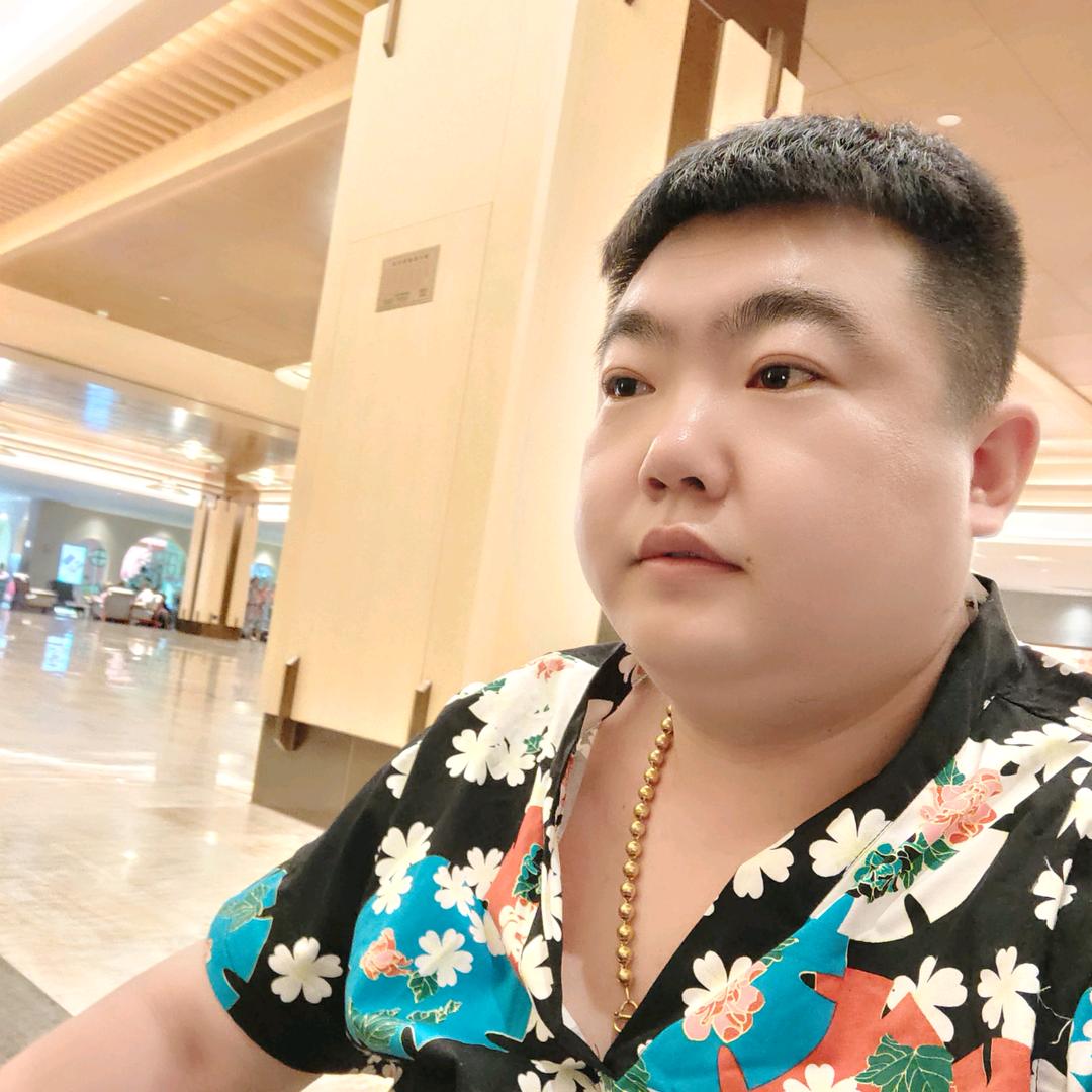 乌兰布统旭娜度假村超弟