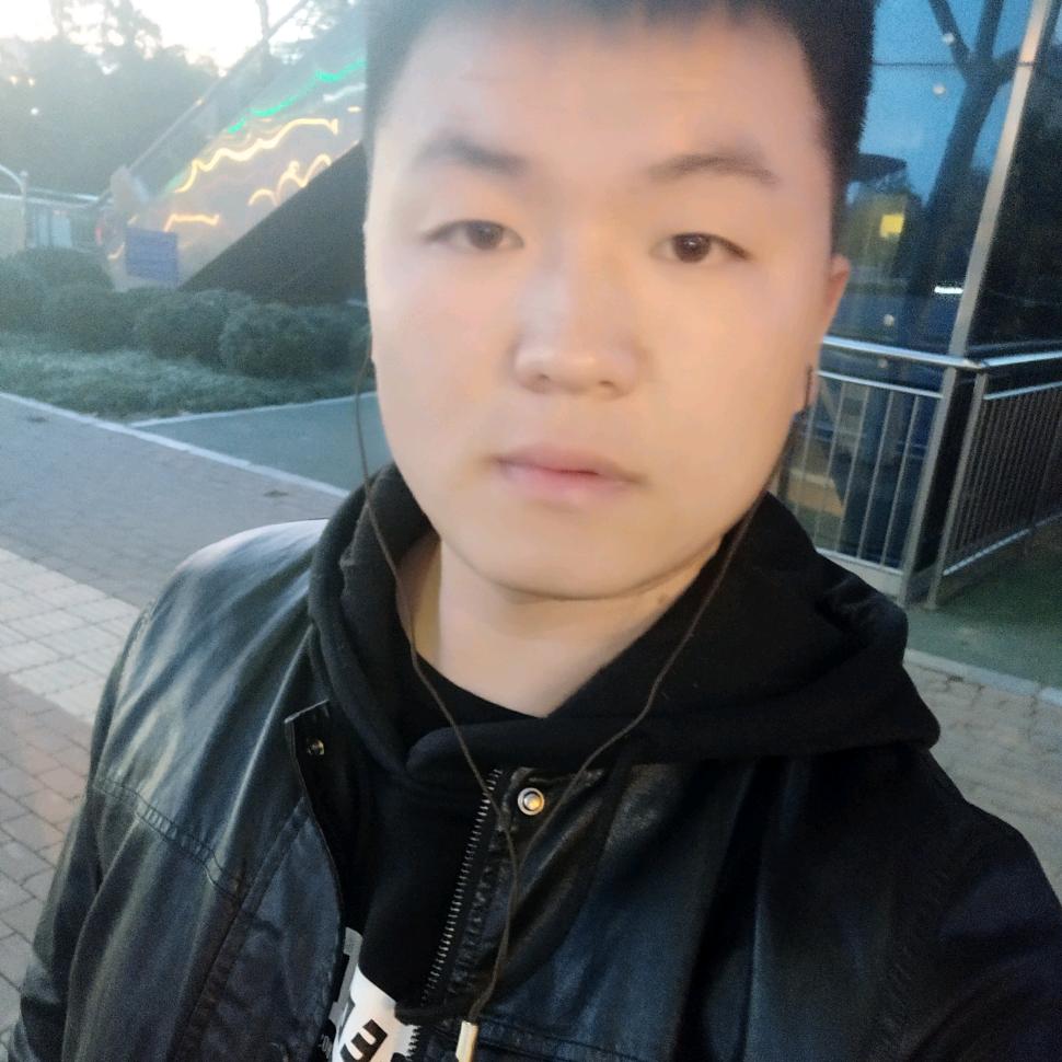 卖机床的小胖子