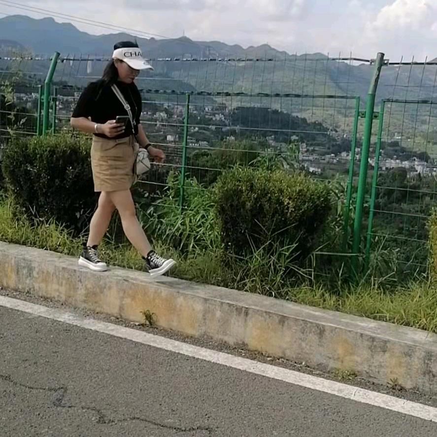 陌言～～米线大姐