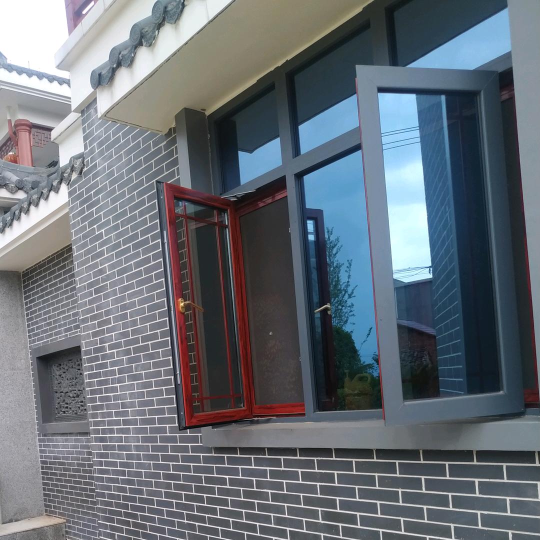 爽古专业不锈钢，门窗，窗纱一体。