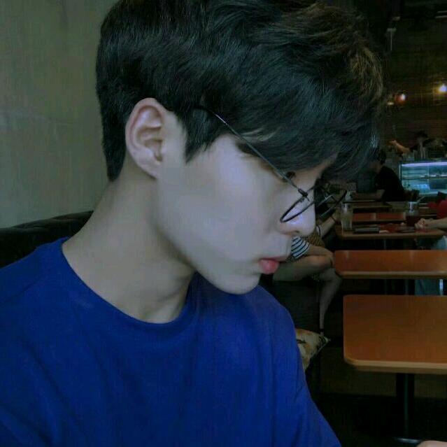 你头发乱了