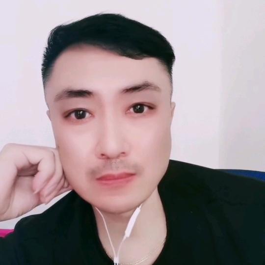 @阿成🎧《橱窗》