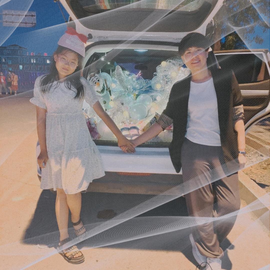 塔城市依恋美甲美睫店