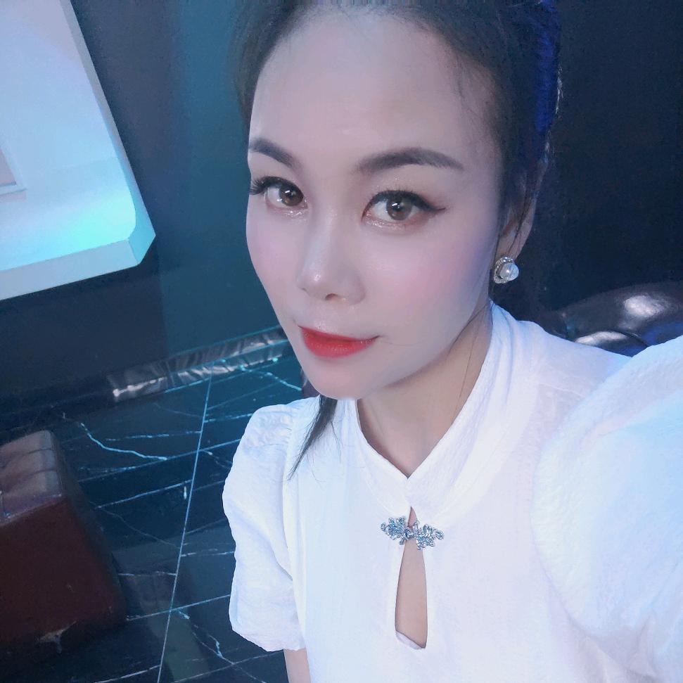 吴晓念👯👯👯